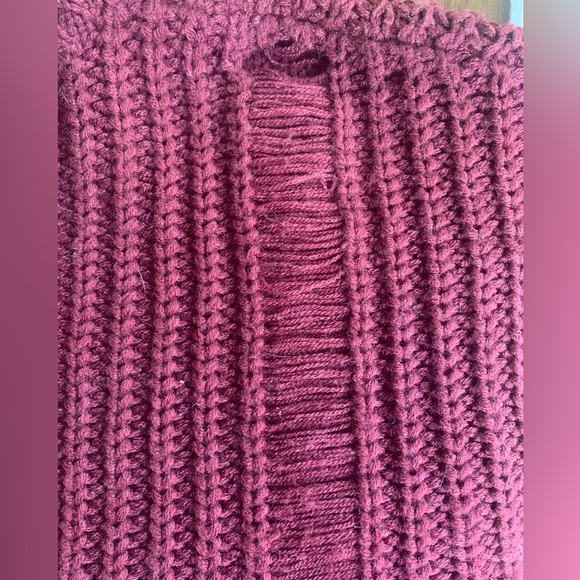 Women’s Crowl Neck Sweater - Picture 3 of 3